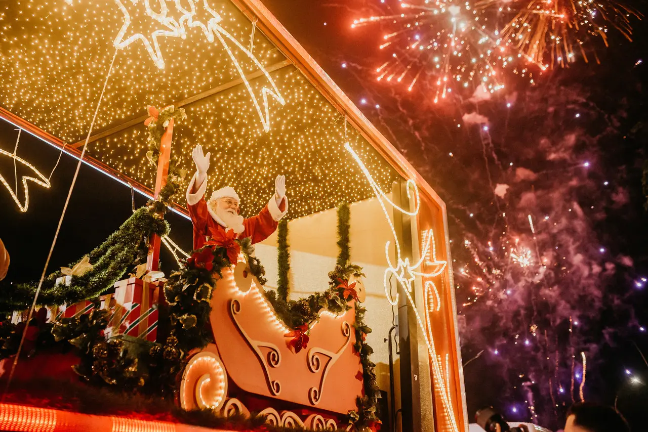 Imagem da notícia: Temporada de Papai Noel no Ceará: veja onde acompanhar a chegada do ícone do Natal 