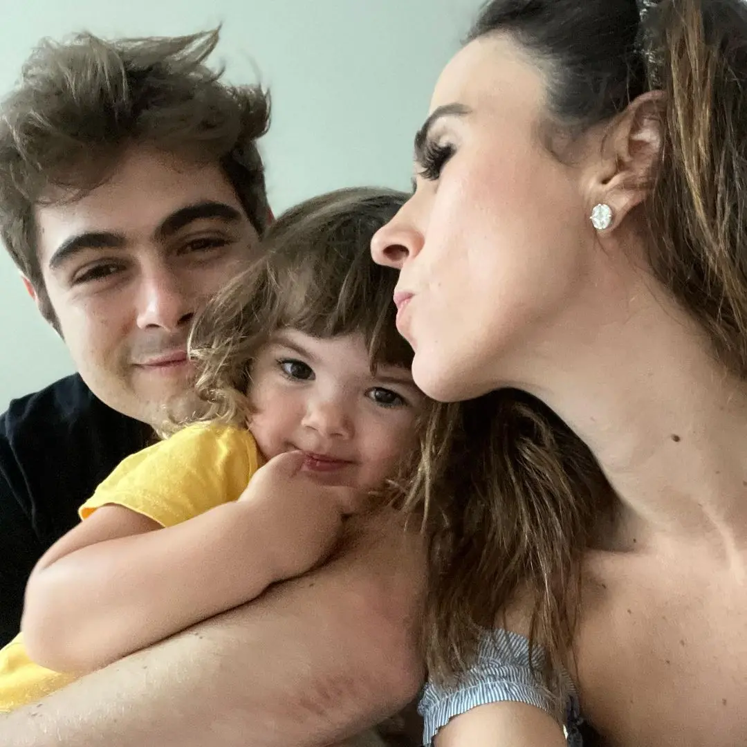 Imagem da notícia: Tata Werneck brinca com a diferença de idade para Rafa Vitti em trend no Instagram