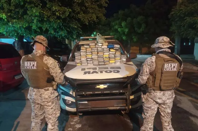 Imagem da notícia: Polícia encontra 81 kg de cocaína escondidos dentro de pneus em sítio de Morada Nova