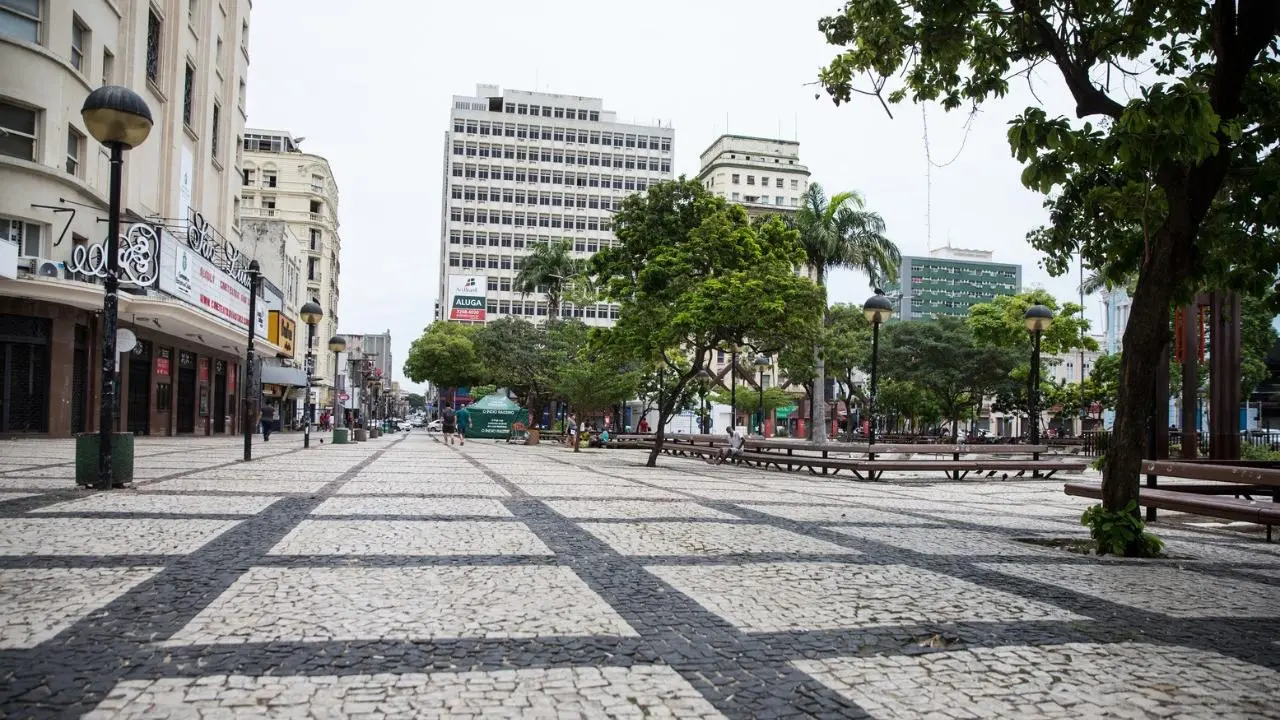 Imagem da notícia: Copa 2022: veja o horário de funcionamento do comércio em Fortaleza durante os jogos do Brasil