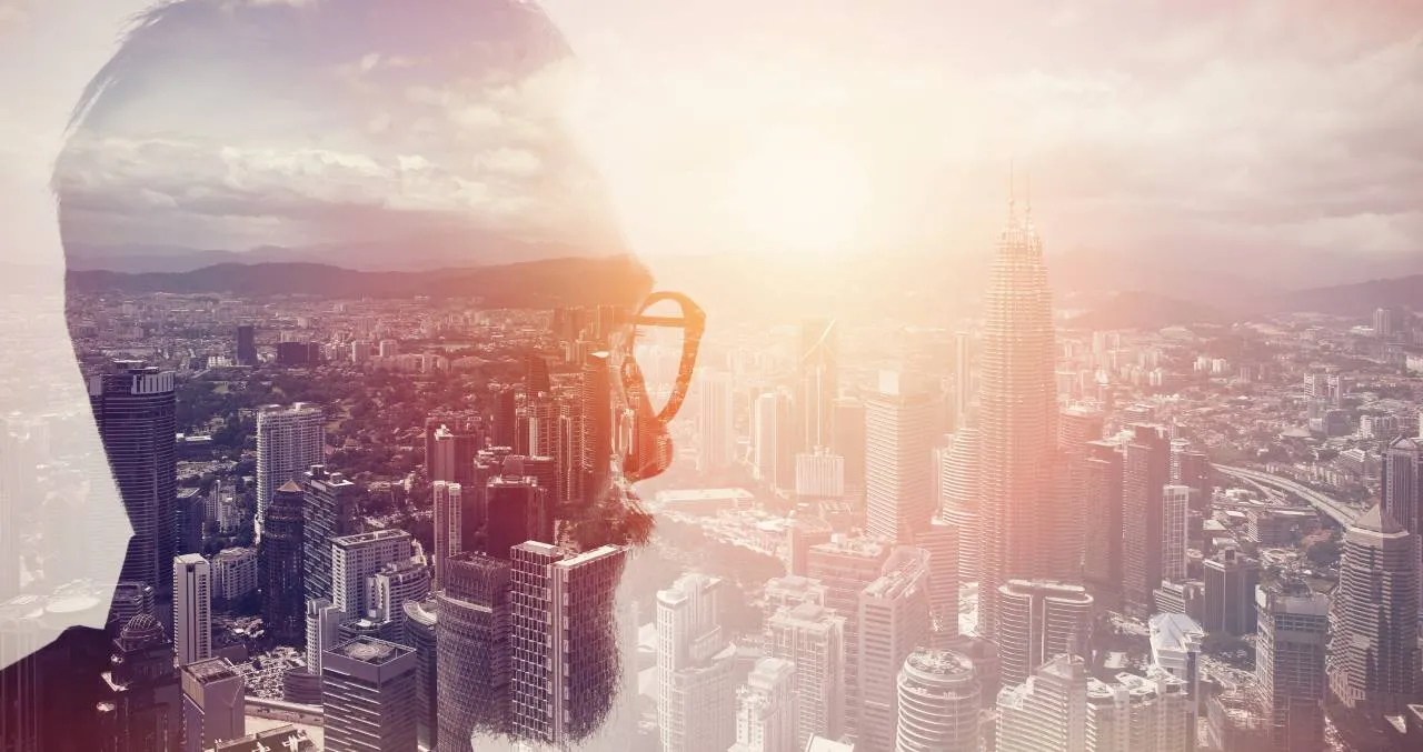 As habilidades mais valorizadas são: flexibilidade, comunicação, adaptabilidade/resiliência, senso de dono e visão estratégica, além do inglês, que segue no topo dos requisitos esperados pelas empresas