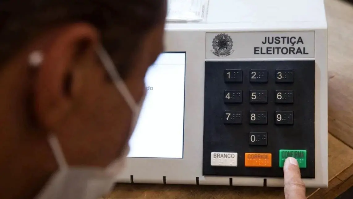 Imagem da notícia: OAB não encontra 'suspeita de irregularidades' em urnas eletrônicas