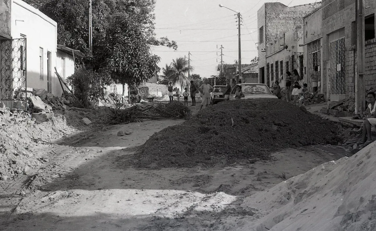 Obras na rua Floriano Peixoto, em 1992. A via já foi chamada de Rua da Alegria
