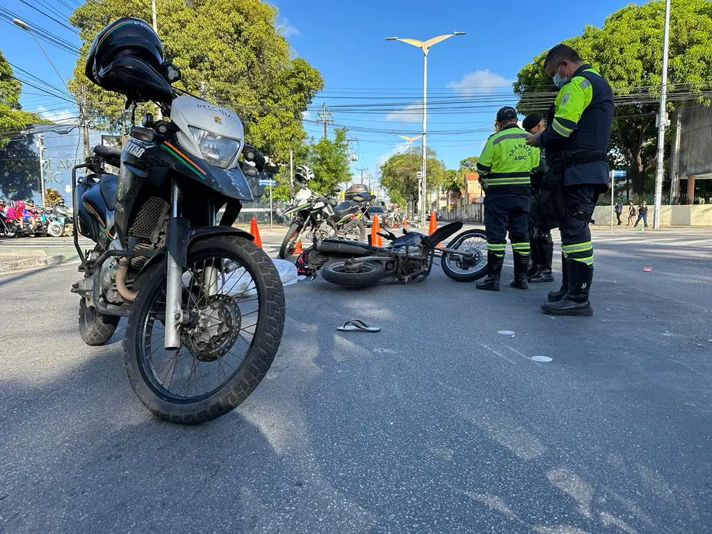 Imagem da notícia: Suspeito de realizar assaltos morre em acidente de moto no bairro Benfica 