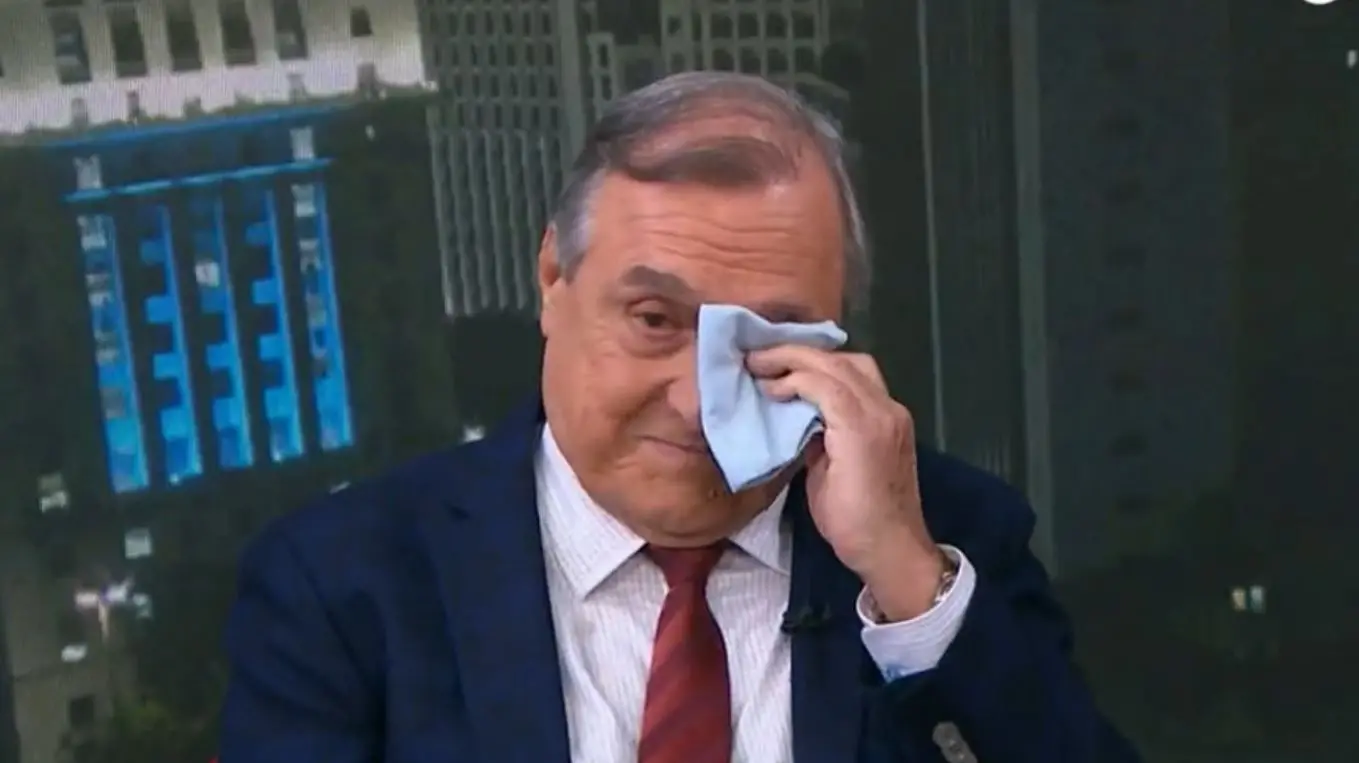 Imagem da notícia: Carlos Alberto Sardenberg chora ao vivo em despedida da TV; veja momento