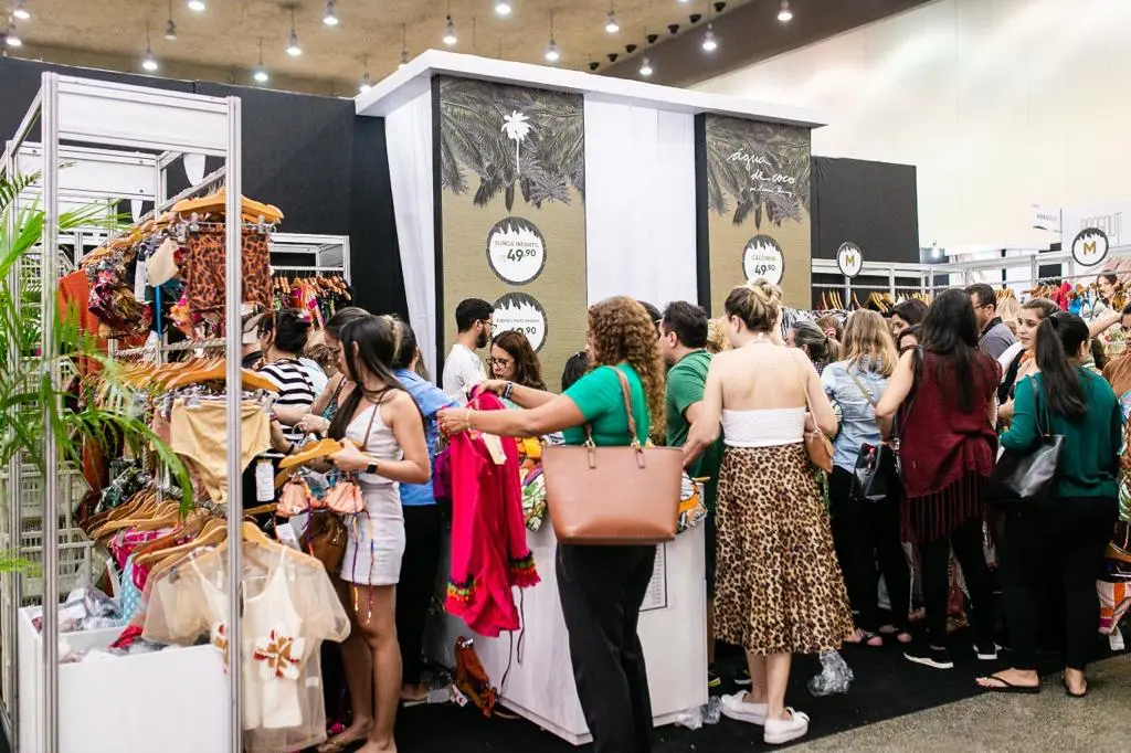 Imagem da notícia: Bazar la Boutique terá descontos de até 80% em roupas e acessórios