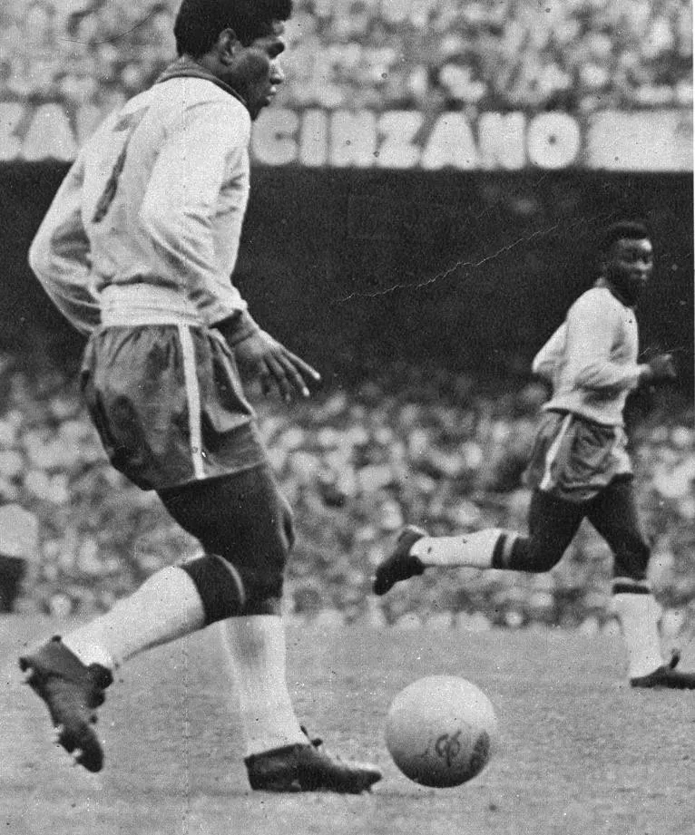 Garrincha e Pelé juntos pela Seleção Brasileira: uma parceria vitoriosa de gênios