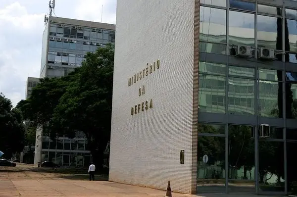Imagem da notícia: Militar mata colega com tiro na cabeça em briga na troca de turno do Ministério da Defesa
