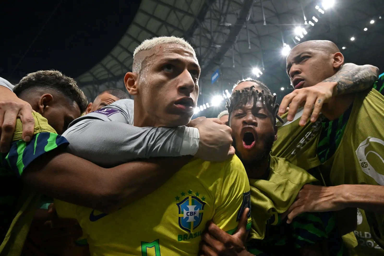 Imagem da notícia: Herói da estreia, Richarlison vibra com gols pelo Brasil na Copa do Mundo: ‘sonho de criança’