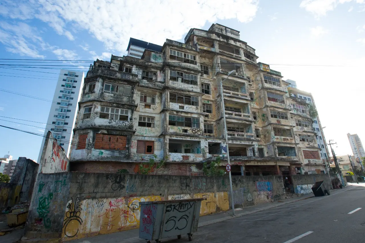 Imagem da notícia: Entenda a saga para definir o destino do Edifício São Pedro em Fortaleza