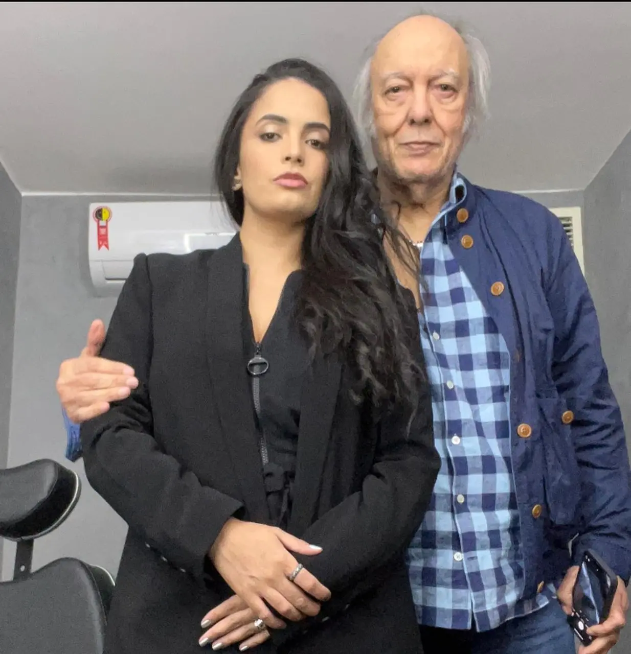 Imagem da notícia: Em novo desabafo, viúva de Erasmo Carlos diz: 'espero a vida toda por você'
