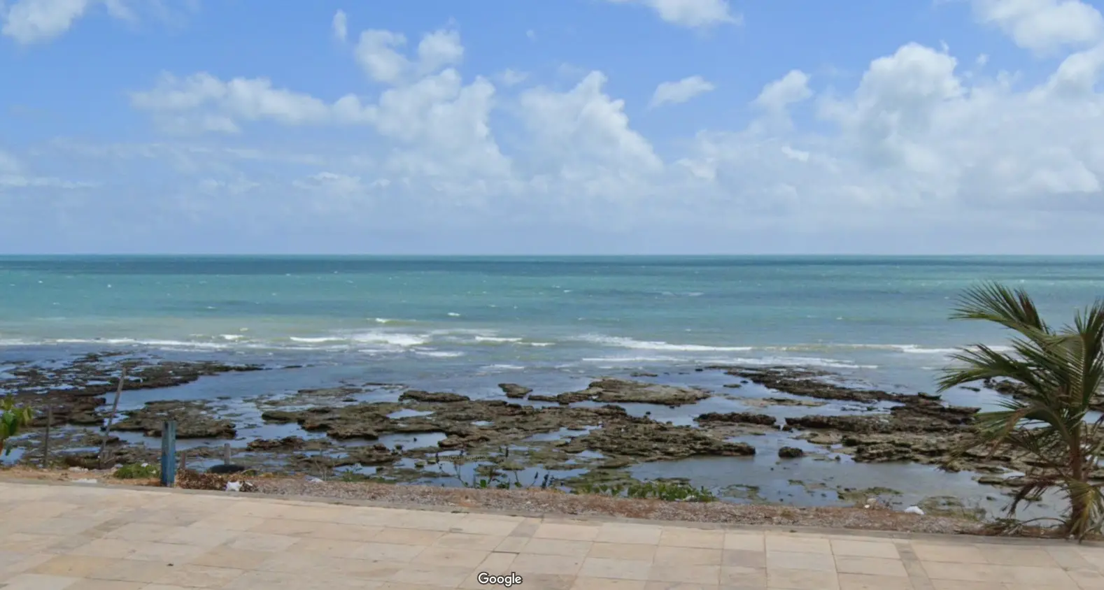 Imagem da notícia: Corpo de mulher é encontrado com marcas de violência em trecho de praia no bairro Pirambu