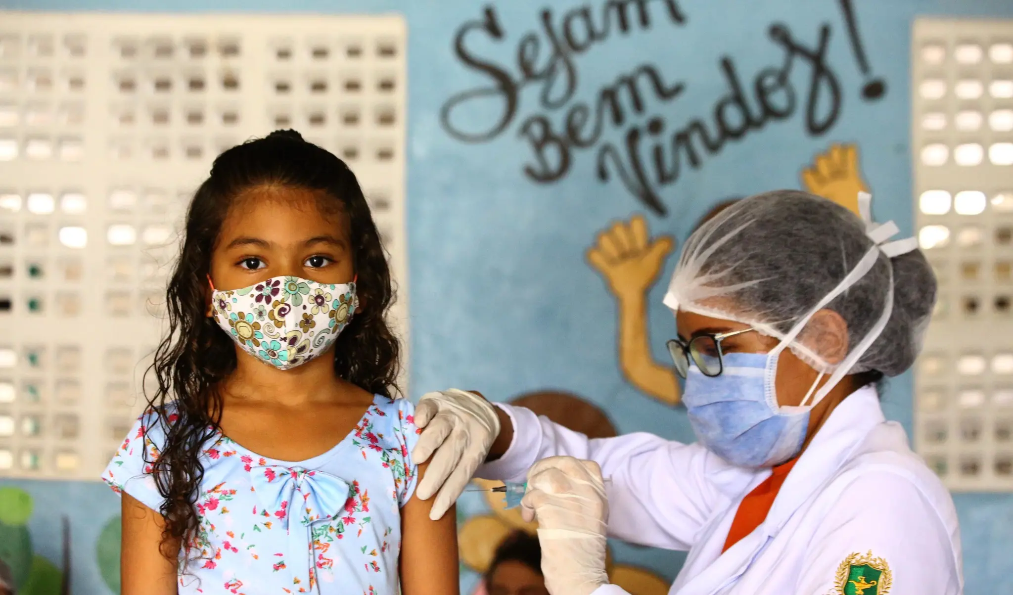 Imagem da notícia: 207 doses de vacinas contra Covid para bebês se estragam por falta de público em Fortaleza 