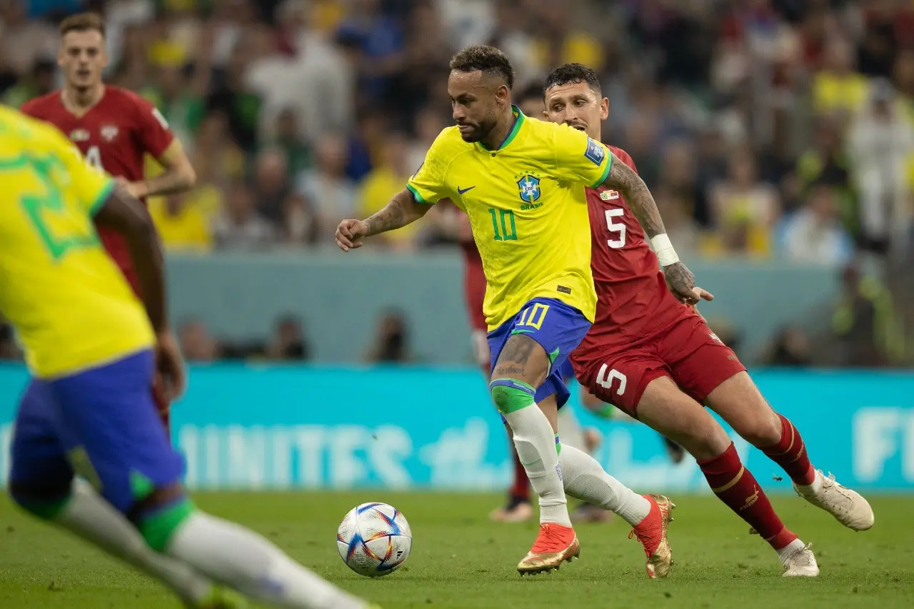Imagem da notícia: Neymar não vai com Seleção para estádio e assiste jogo do Brasil contra Suíça no hotel