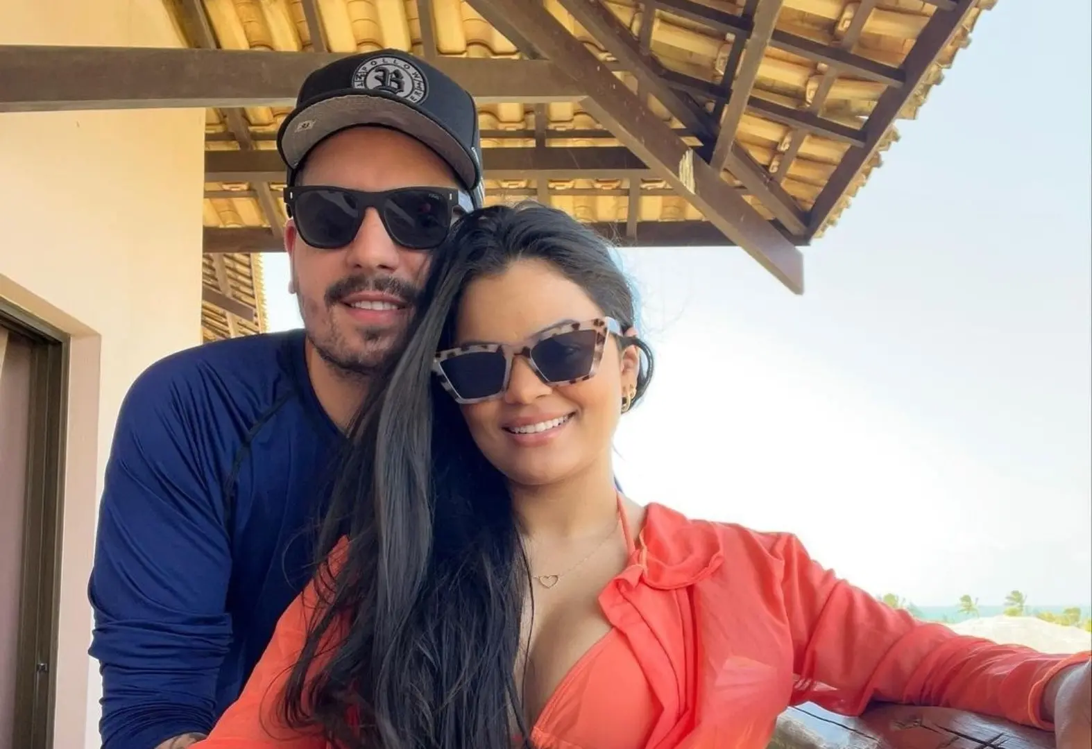 Imagem da notícia: Cantora Danieze Santiago sofre acidente de carro com o marido no Ceará 