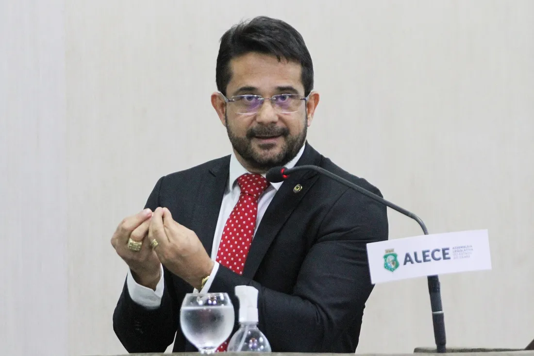 Apóstolo Luiz Henrique discursou contra o projeto