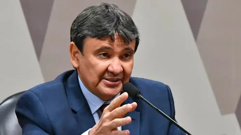 Imagem da notícia: Salário mínimo de 2023 deve ser de R$ 1.320, diz coordenador do Orçamento de Lula