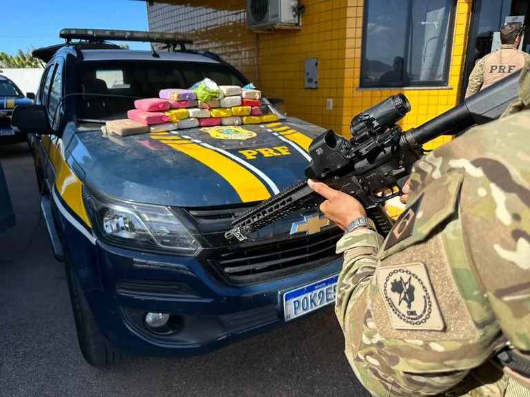 Imagem da notícia: PRF apreende 23 quilos de maconha que estavam sendo transportados para Fortaleza