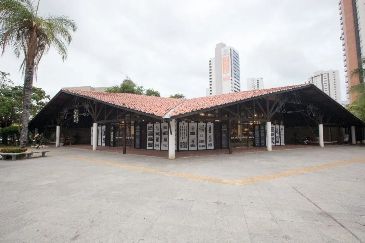 Espaço atualmente abriga a Praça Luíza Távora