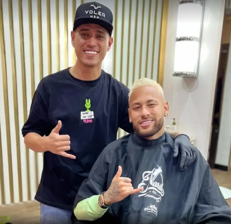 Imagem da notícia: Recuperado, Neymar muda visual para retorno à Seleção nas oitavas da Copa do Mundo