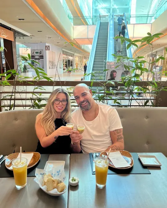 Imagem da notícia: Ex de Adriano, Micaela Mesquita, quer anulação de casamento e já voltou a morar na Rocinha