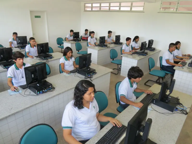 Imagem da notícia: Escolas de Educação Profissional abrem inscrições para seleção de novos alunos em 111 municípios  