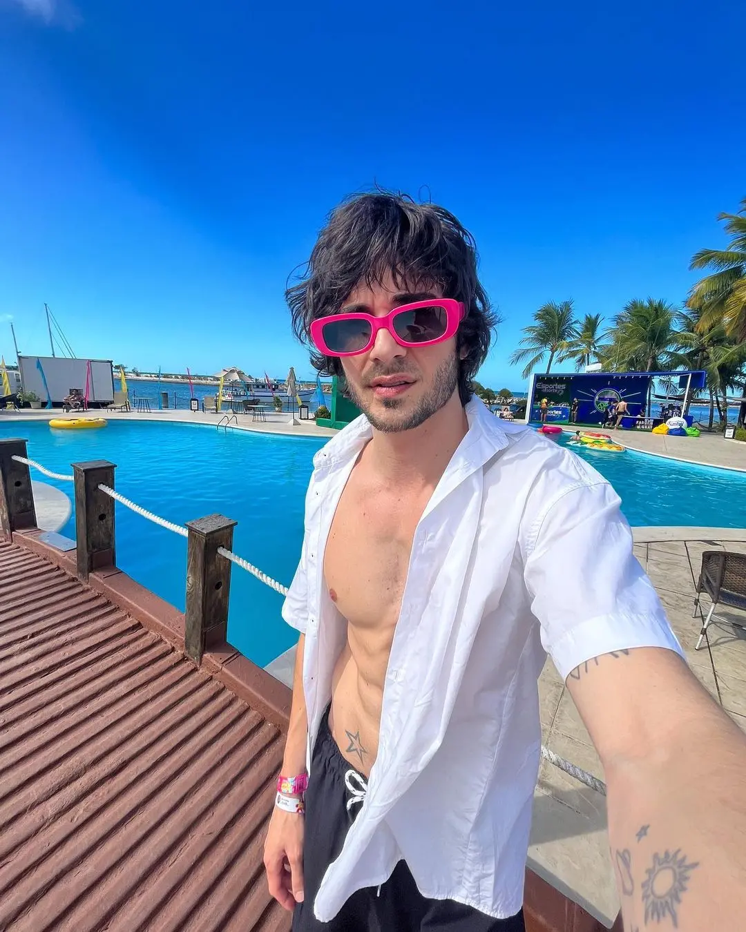 Imagem da notícia: Influencer diz que Fiuk está solteiro na 'Farofa da Gkay' 