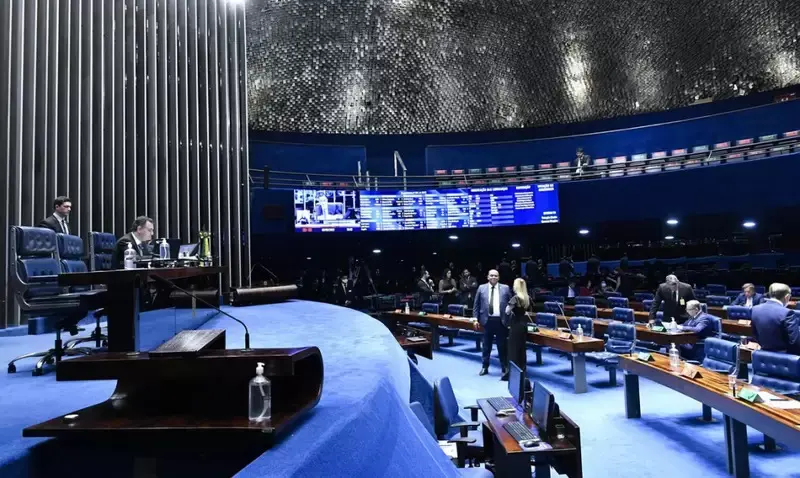 Imagem da notícia: Senado aprova PEC da Transição e texto segue para Câmara