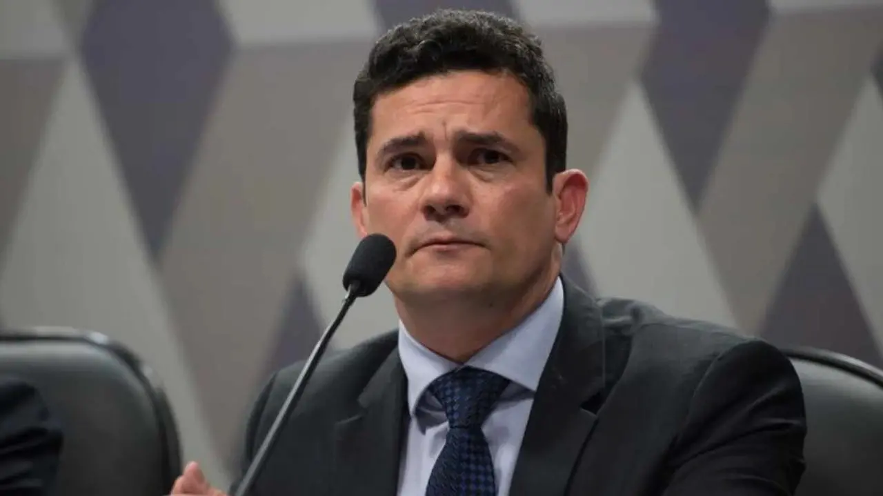 Imagem da notícia: Partido de Bolsonaro entra na Justiça para cassar mandato de Sergio Moro, diz colunista