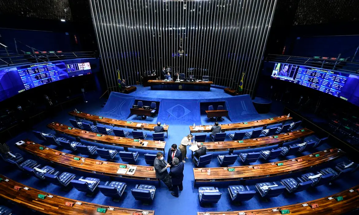 Imagem da notícia: Saiba como votaram os senadores cearenses na PEC da Transição no Senado