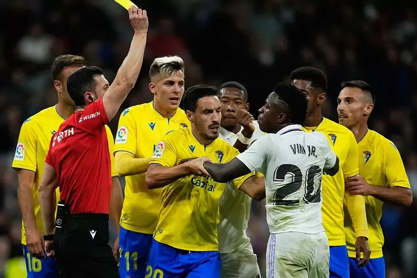 Imagem da notícia: Rival de Vinícius Júnior posta comentário racista após eliminação do Brasil na Copa do Mundo