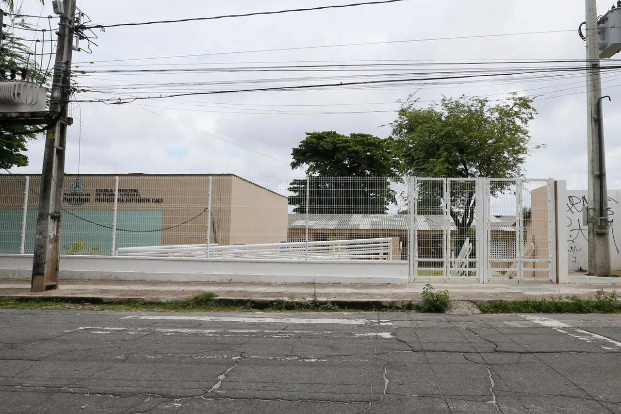 Escolas devem receber incentivo financeiro para implantar ensino integral