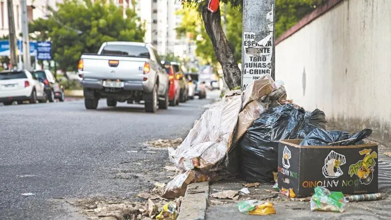 Imagem da notícia: 'Isenção já está em 70% dos imóveis', diz Sarto sobre mudanças na taxa do lixo de Fortaleza