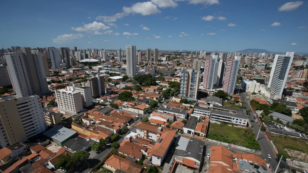 Imagem da notícia: Templos religiosos, sindicatos e PCDs: confira quem pode ser isento da taxa do lixo em Fortaleza