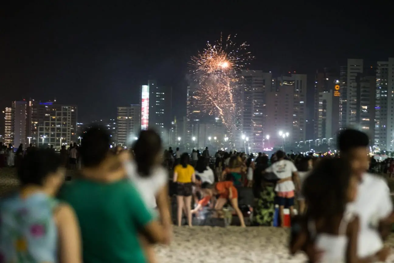 Imagem da notícia: Riscos de infecção em festas de fim de ano? Saiba o que dizem especialistas sobre Covid e monkeypox
