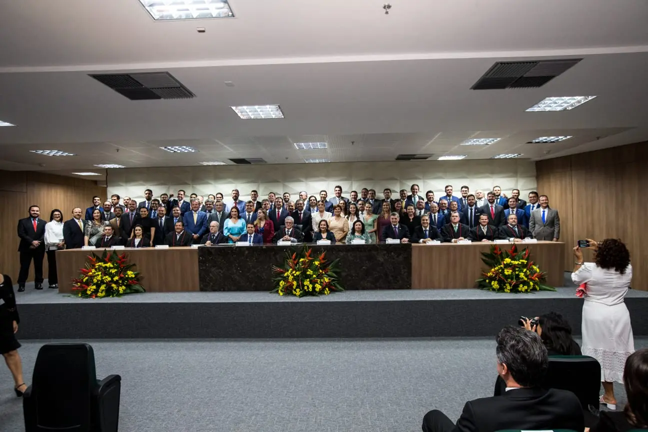 Imagem da notícia: Cinco destaques dos bastidores da diplomação dos políticos eleitos no Ceará