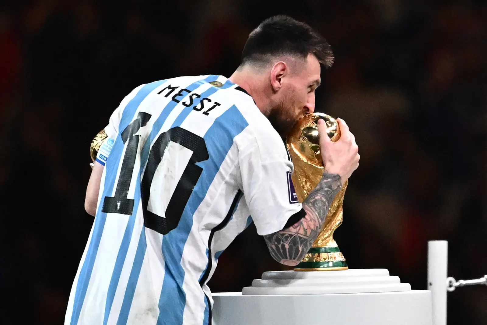 Imagem da notícia Messi acumula recordes na Copa do Mundo; veja marcas
