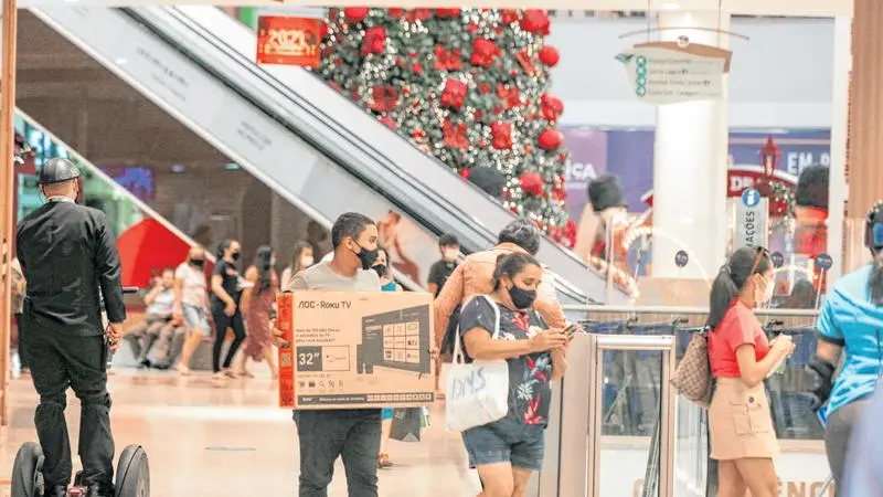 Imagem da notícia: Lojas do Centro e de shoppings de Fortaleza estendem horário de funcionamento na semana do Natal