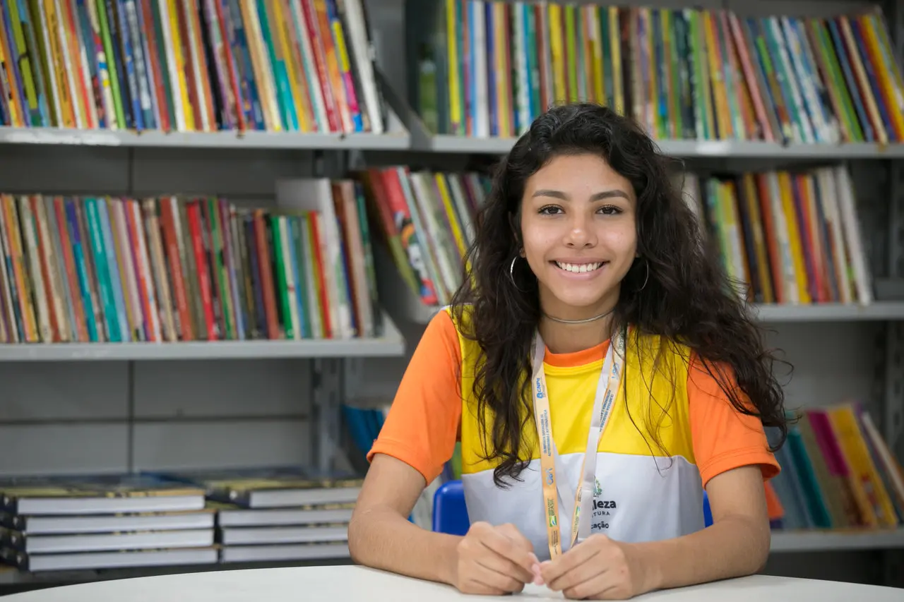 Imagem da notícia Aluna 'ouro' em Olimpíada Nacional presidiu grêmio estudantil e criava playlist para estudar no CE