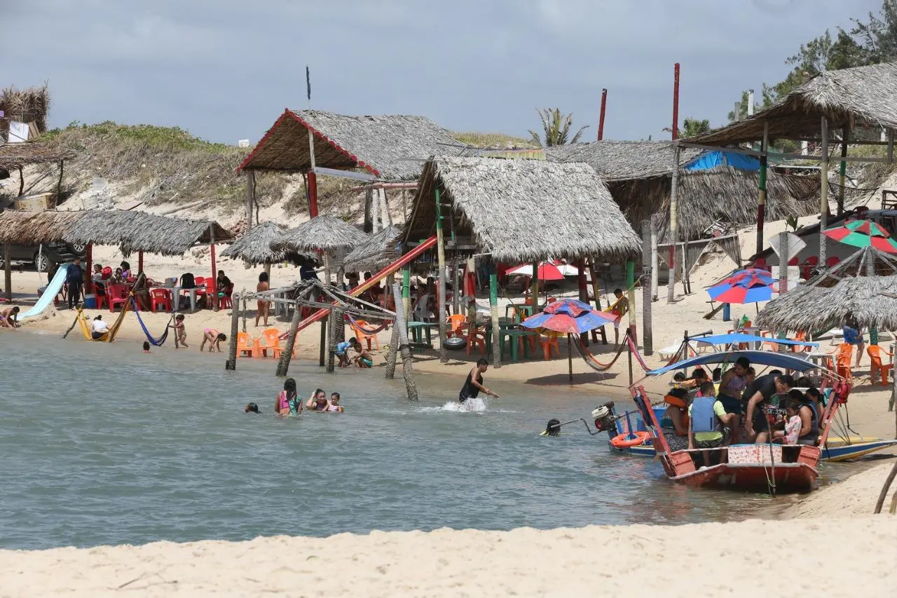 Imagem da notícia: Prefeitura de Cascavel passa a cobrar taxa para entrada de veículos de turismo em praias