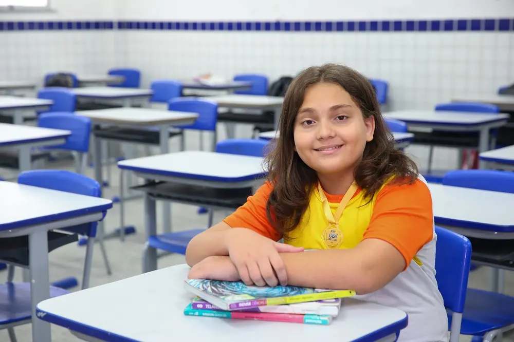 Imagem da notícia Ensino público leva estudante de 13 anos à medalha de ouro em olimpíada de Astronomia