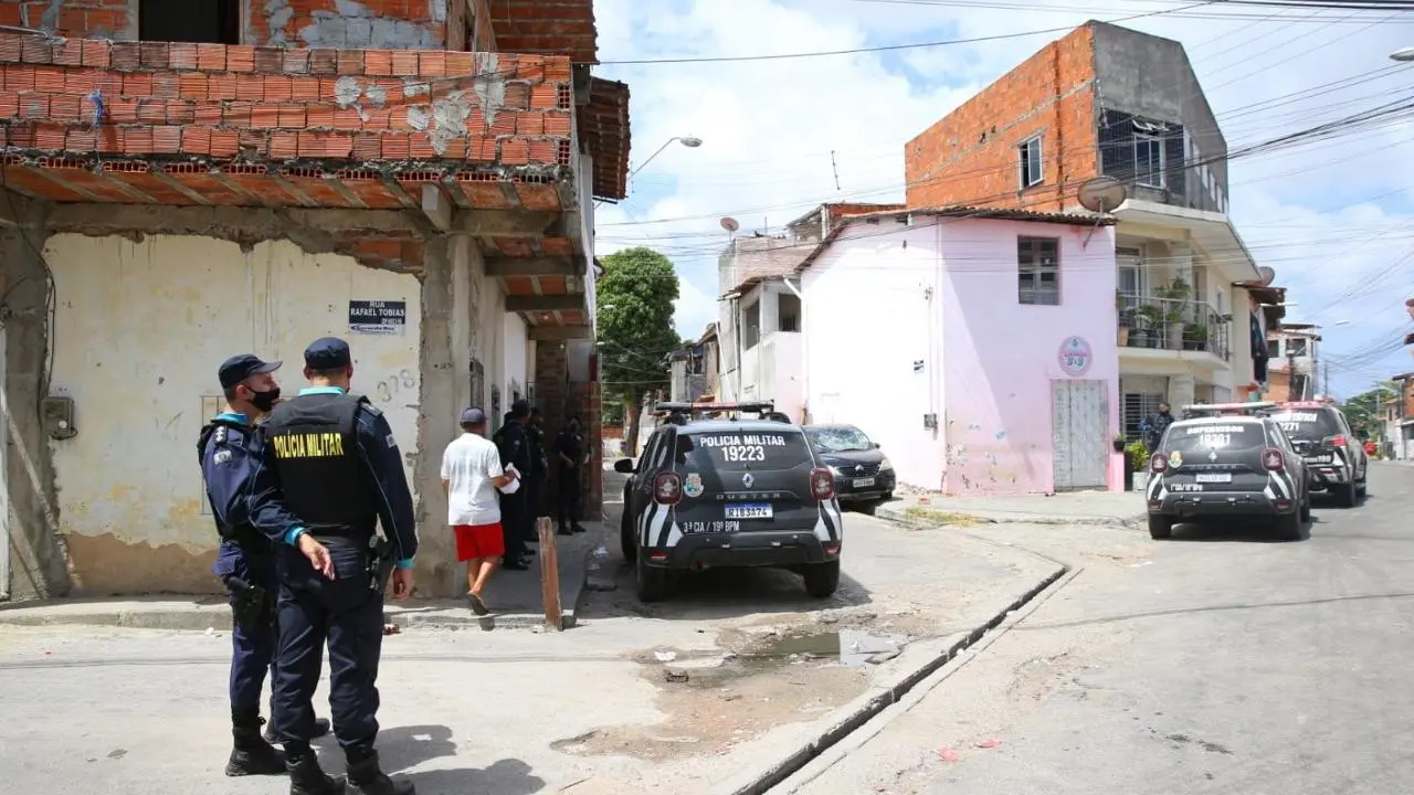 Imagem da notícia: Podcast Pauta Segura aborda em novo episódio os bastidores do um ano da 'Chacina da Sapiranga'