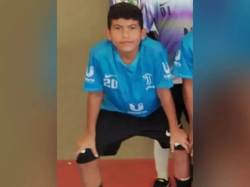 Imagem da notícia: Jovem de 15 anos é morto a tiros na saída de campo de futebol, em Sobral