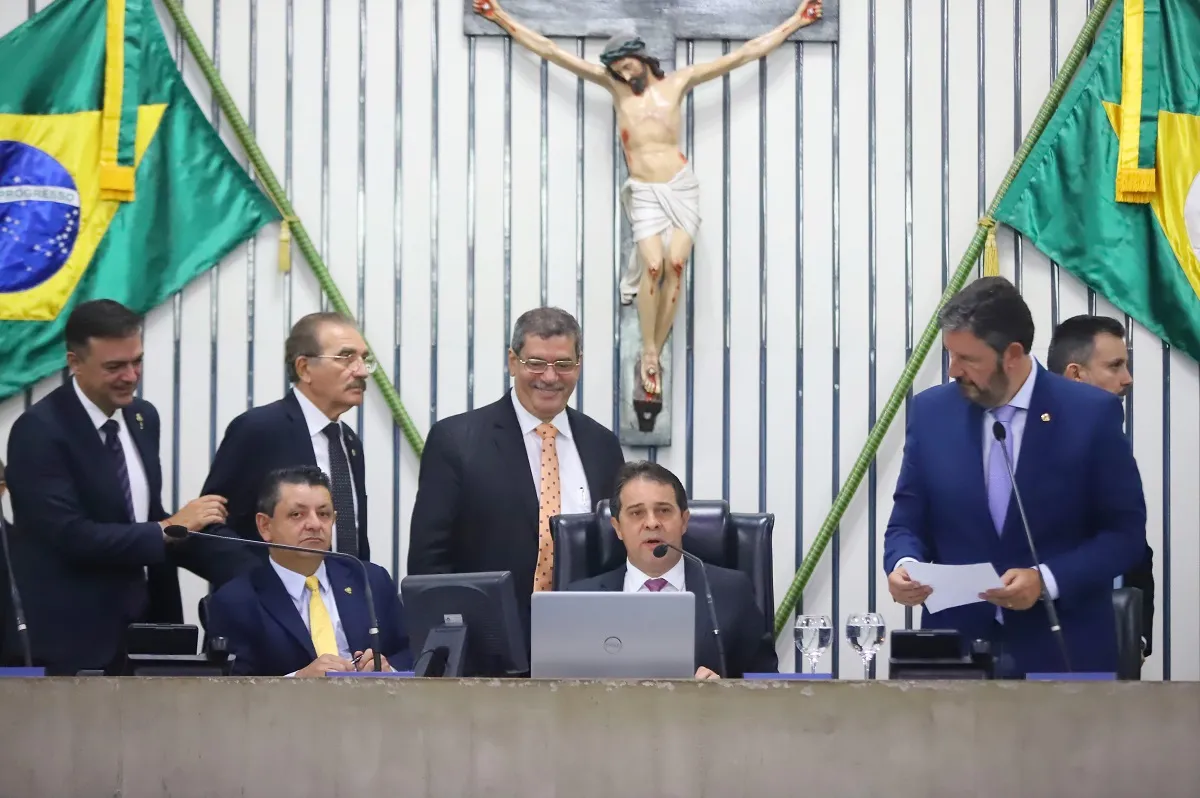 O atual presidente da Casa, deputado Evandro Leitão (PDT), é o favorito para ser reconduzido à presidência da Mesa Diretora
