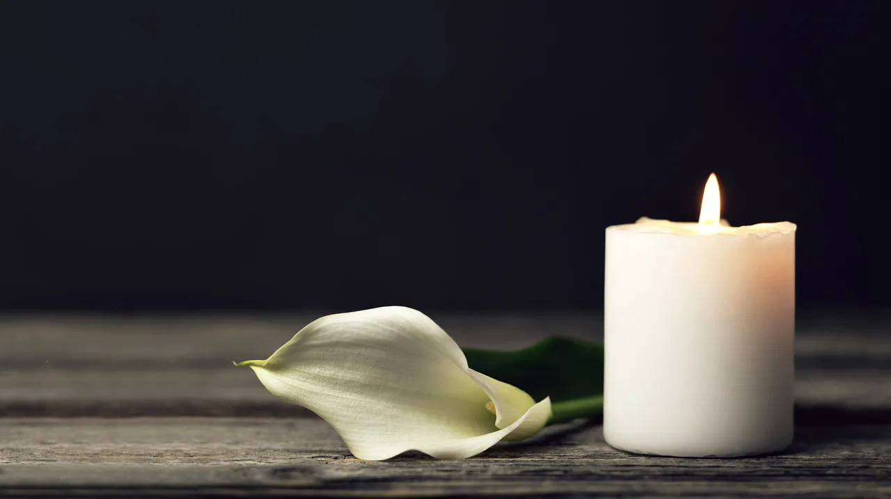 Eu amo rituais de réveillon, especialmente os que desafiam a lógica