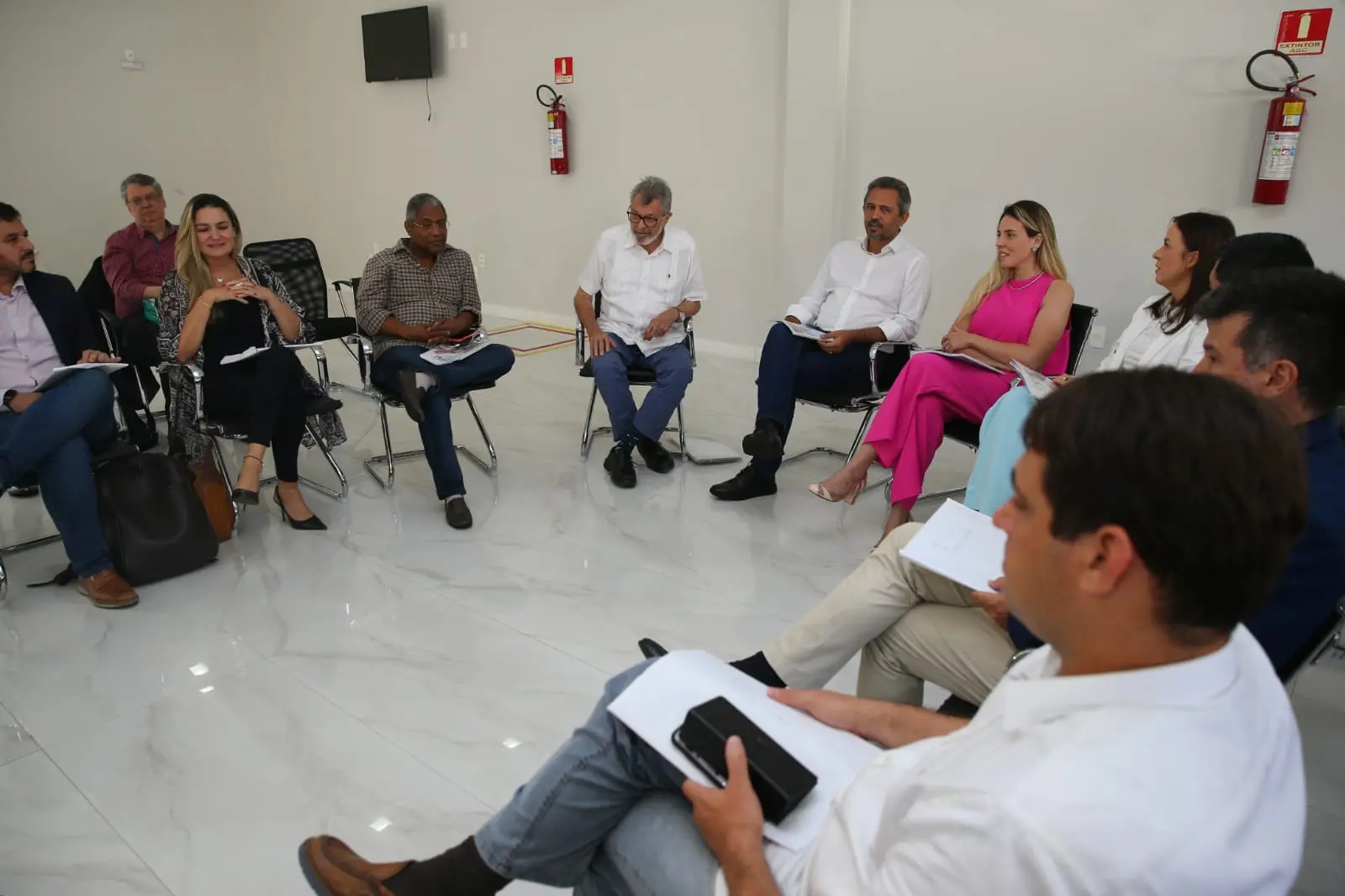 Imagem da notícia: A complexa costura política para a montagem do secretariado de Elmano de Freitas