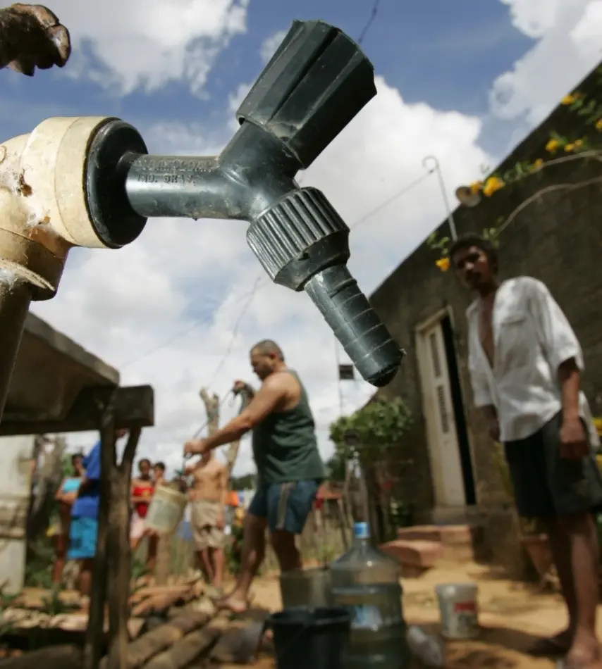 Imagem da notícia: 50 mil famílias cearenses não têm acesso a água potável de forma regular 