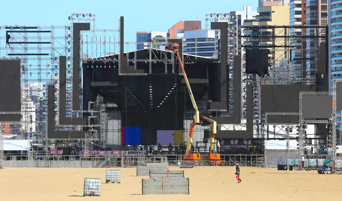 Imagem da notícia: Veja a ordem e os horários dos shows do Réveillon Fortaleza 2023 