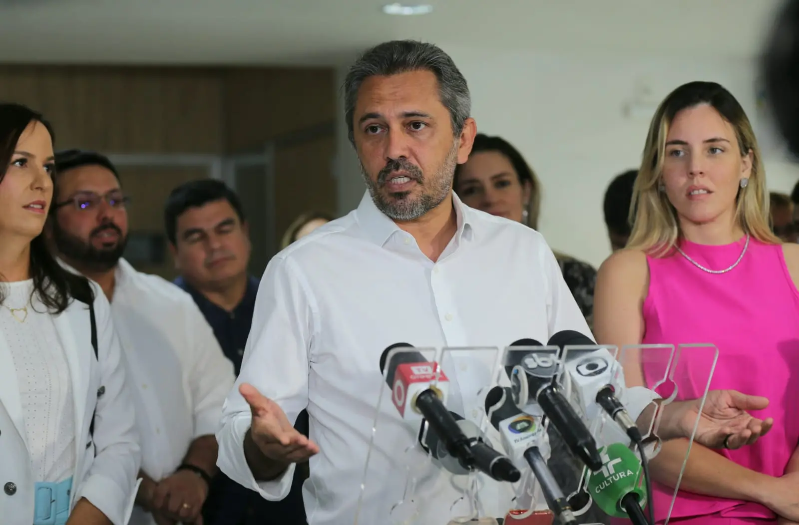 Imagem da notícia: Elmano anuncia mais secretários nesta quinta (29); veja quem compõe o novo governo estadual