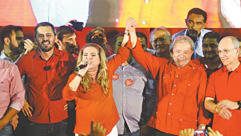 Elmano e Luizianne na campanha pela Prefeitura de Fortaleza em 2016